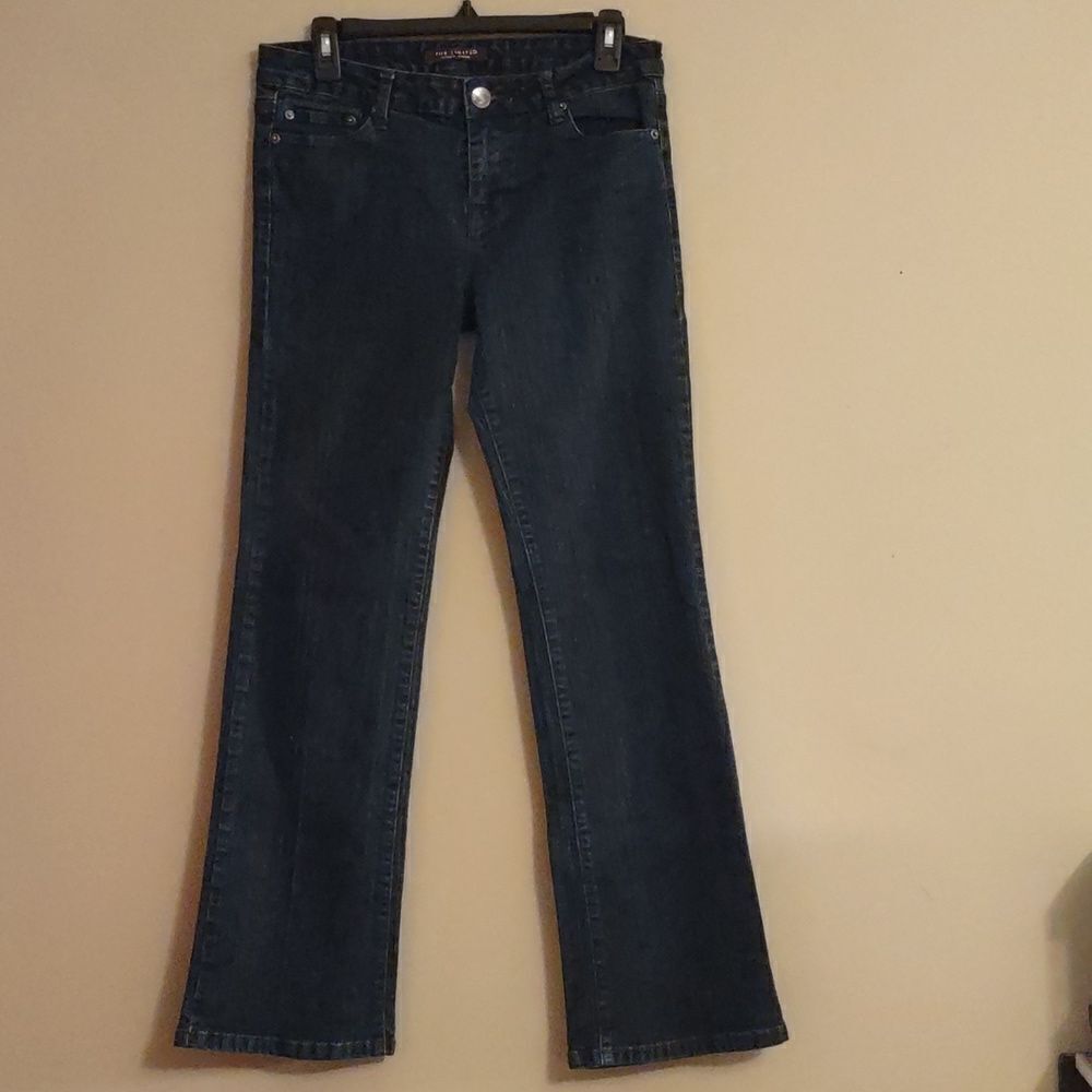 The Limited‎ size 8 mid rise medium wash Jean straight leg